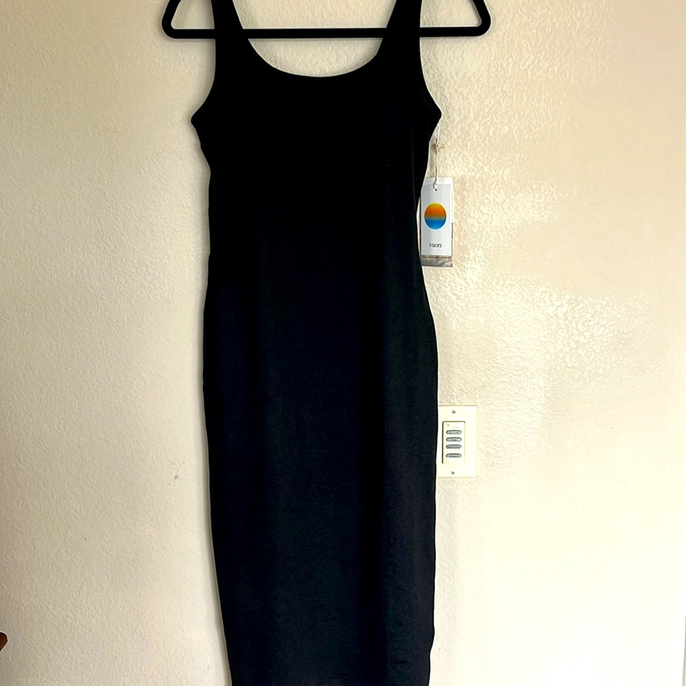Nwt Halo essential dress by Vuori